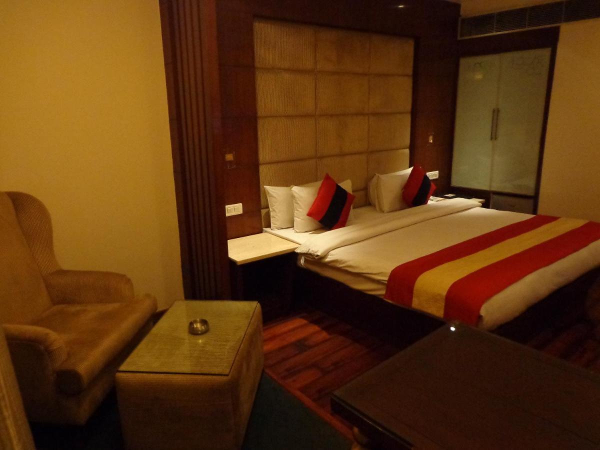 Hotel Aura - New Delhi Railway Station Chambre photo