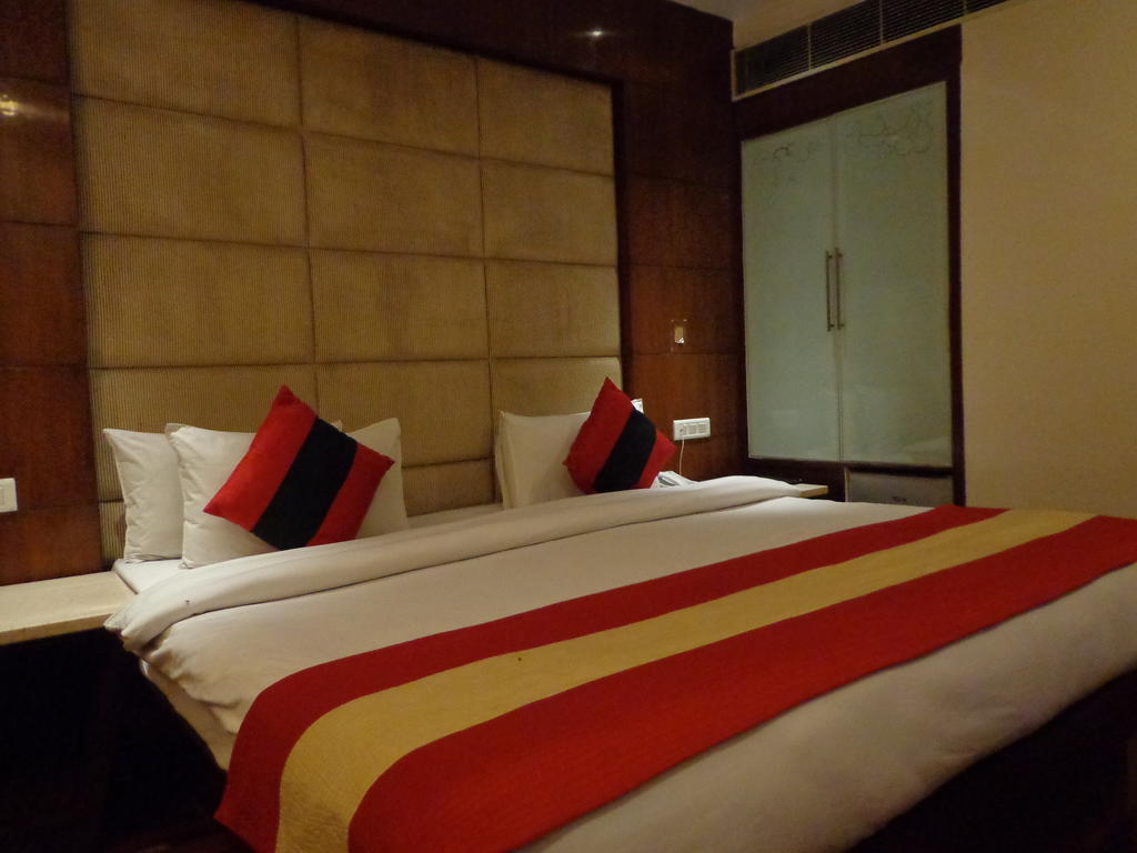 Hotel Aura - New Delhi Railway Station Extérieur photo