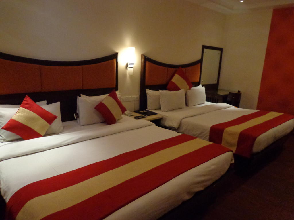 Hotel Aura - New Delhi Railway Station Extérieur photo