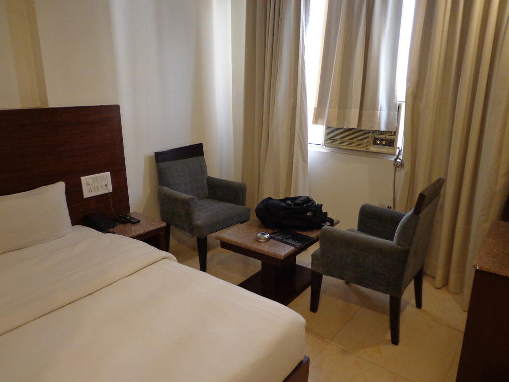 Hotel Aura - New Delhi Railway Station Extérieur photo