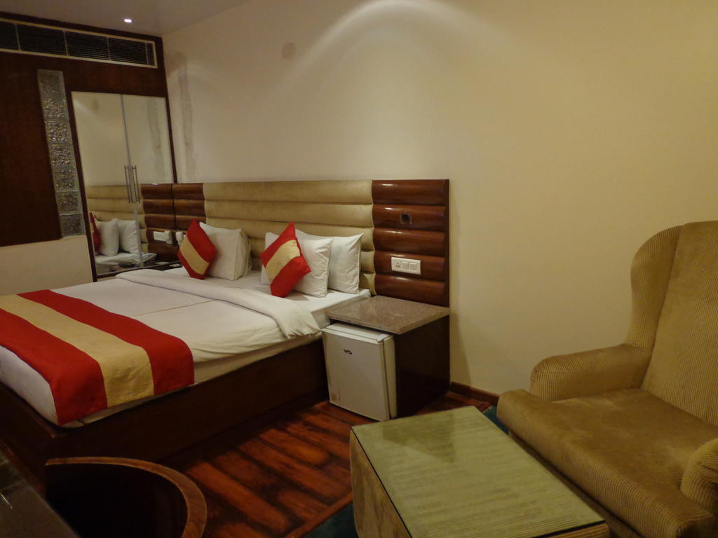 Hotel Aura - New Delhi Railway Station Extérieur photo