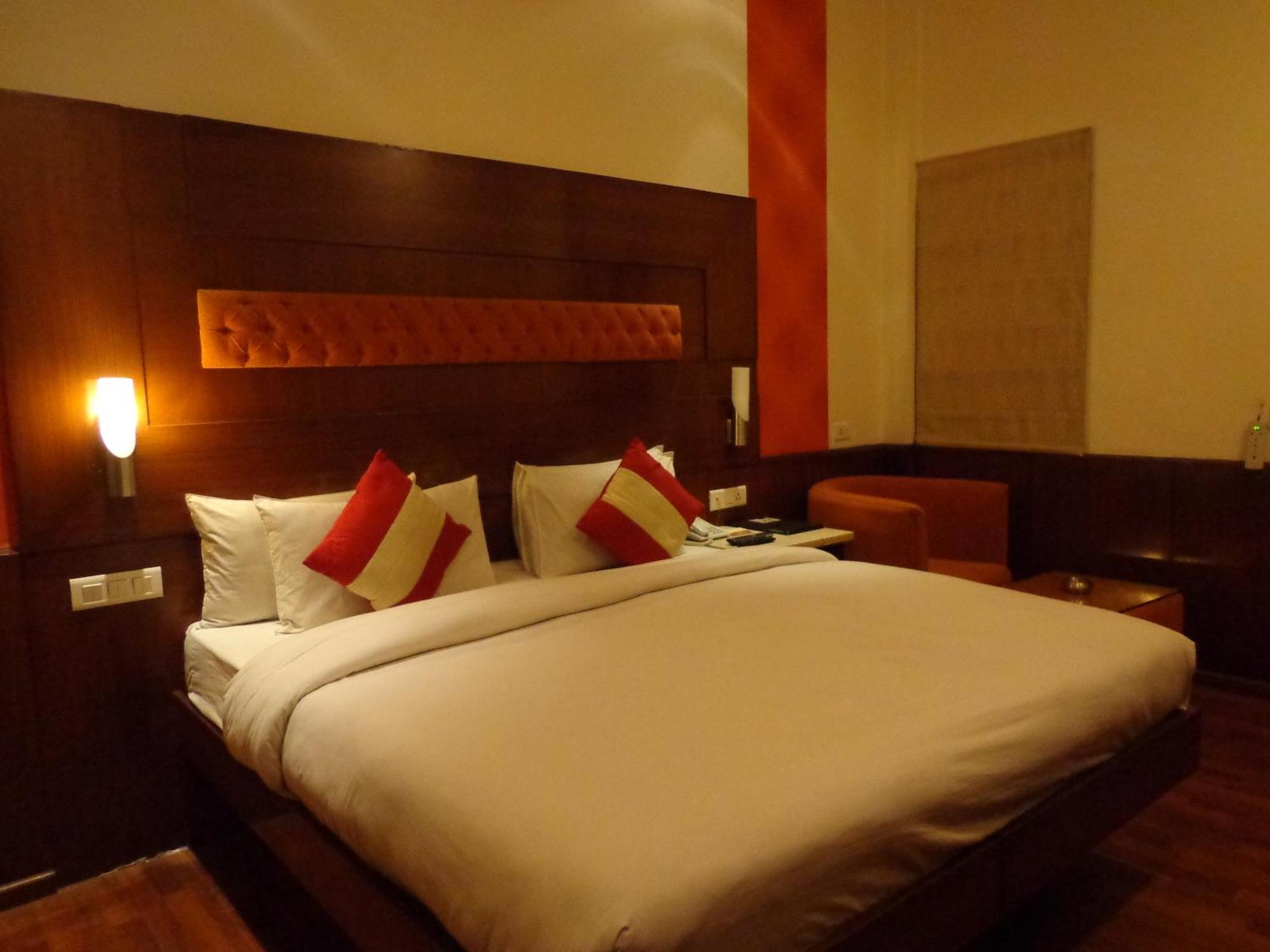 Hotel Aura - New Delhi Railway Station Extérieur photo