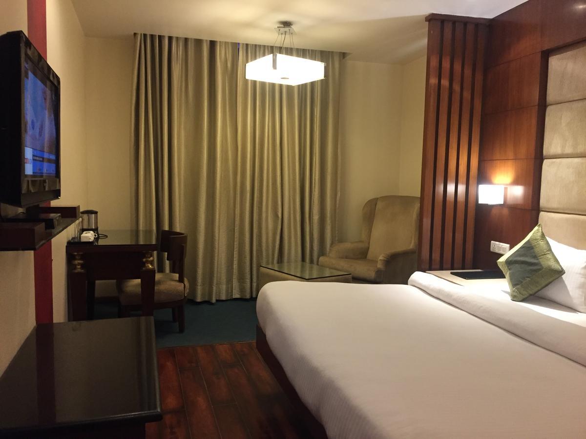 Hotel Aura - New Delhi Railway Station Extérieur photo