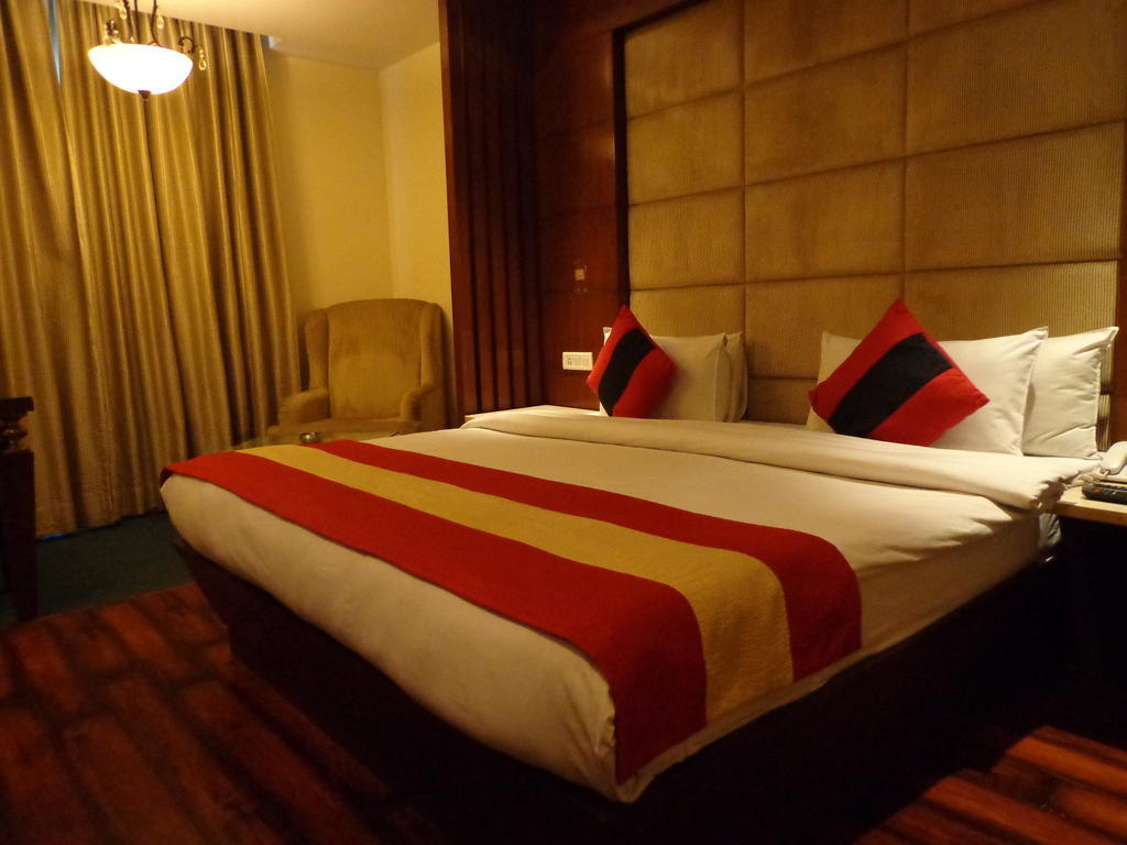 Hotel Aura - New Delhi Railway Station Extérieur photo