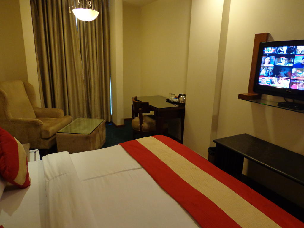 Hotel Aura - New Delhi Railway Station Extérieur photo